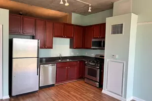 1122 W Catalpa Ave, Chicago, IL 60640 - Photo 6