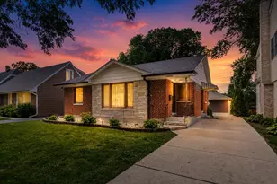 212 S Hi Lusi Ave, Mount Prospect, IL 60056 - Photo 1