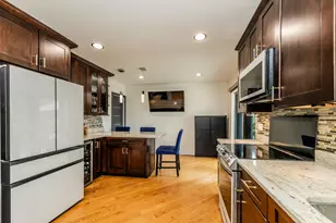 212 S Hi Lusi Ave, Mount Prospect, IL 60056 - Photo 18