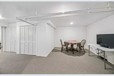 619 N Grove Avenue, Oak Park, IL 60302 - Photo 16
