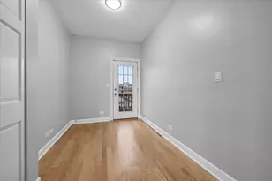 1340 W Irving Park Rd, Chicago, IL 60613 - Photo 2