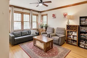 5445 W Melrose St, Chicago, IL 60641 - Photo 6