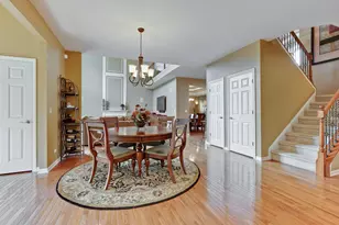 10 Eagle Ridge Dr, Hawthorn Woods, IL 60047 - Photo 10