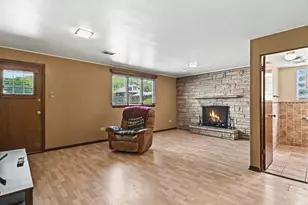 14107 S Mackinaw Ave S, Burnham, IL 60633 - Photo 10