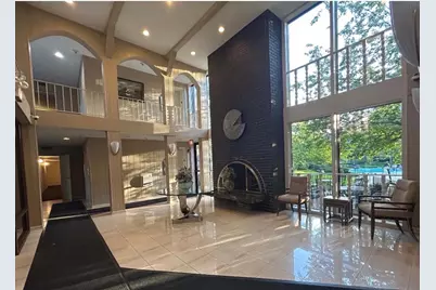 9530 N Lamon Avenue #402, Skokie, IL 60077 - Photo 2