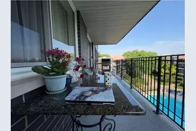 9530 N Lamon Avenue #402, Skokie, IL 60077 - Photo 36