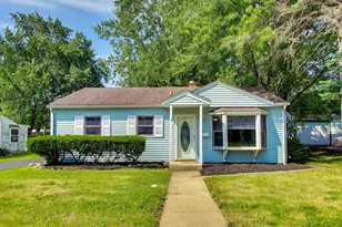 1415 Walnut Dr, Woodstock, IL 60098 - Photo 1