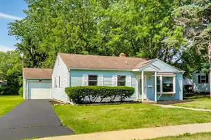 1415 Walnut Dr, Woodstock, IL 60098 - Photo 2