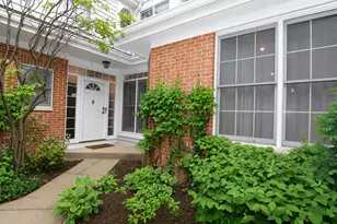 2S729 Parkview Dr, Glen Ellyn, IL 60137 - Photo 2