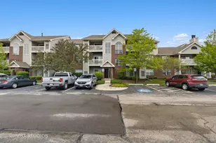 70 Sterling Cir, Wheaton, IL 60189 - Photo 2