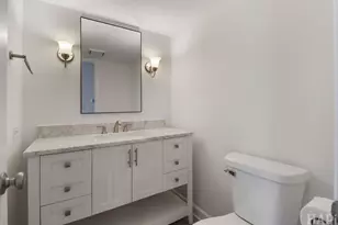 847 Essex Cir, Grayslake, IL 60030 - Photo 10