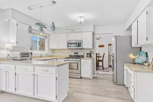 2608 Gateshead Dr, Naperville, IL 60564 - Photo 8