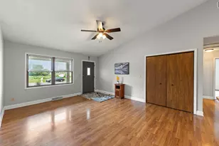 205 Suzy Ct, Plano, IL 60545 - Photo 14