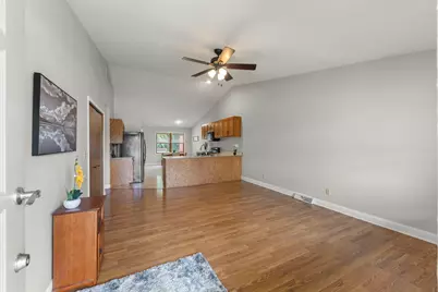205 Suzy Court, Plano, IL 60545 - Photo 6
