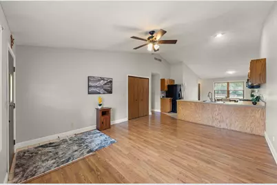 205 Suzy Court, Plano, IL 60545 - Photo 8