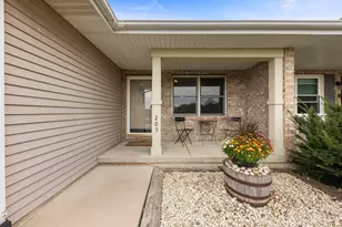 205 Suzy Ct, Plano, IL 60545 - Photo 4