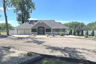 2 Wayman Canyon Rd, Oakwood, IL 61858 - Photo 2