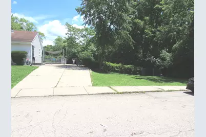 421 Hoover Drive, Carpentersville, IL 60110 - Photo 2