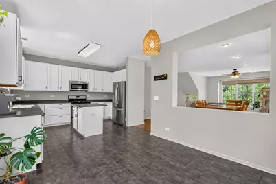 205 Station Park Circle, Grayslake, IL 60030 - Photo 6
