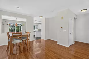 205 Station Park Cir, Grayslake, IL 60030 - Photo 10