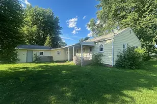 307 S Peck St, Gardner, IL 60424 - Photo 6