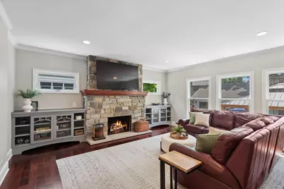 307 Elm Court, Libertyville, IL 60048 - Photo 4