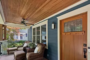 307 Elm Ct, Libertyville, IL 60048 - Photo 2