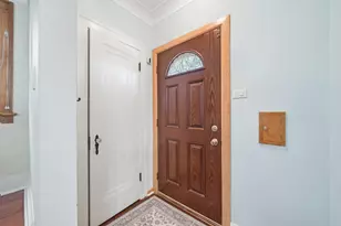 3947 W 65th St, Chicago, IL 60629 - Photo 4