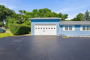 34112 N Barron Blvd, Grayslake, IL 60030 - Photo 6