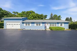 34112 N Barron Blvd, Grayslake, IL 60030 - Photo 2