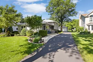 4600 Roslyn Rd, Downers Grove, IL 60515 - Photo 28