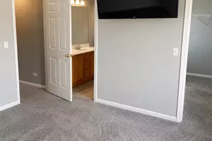 2303 Hudson Cir, Aurora, IL 60502 - Photo 4