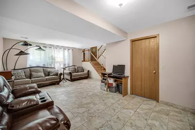 180 S Belmont Avenue, Elgin, IL 60123 - Photo 18