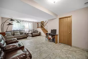 180 S Belmont Ave, Elgin, IL 60123 - Photo 18