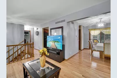 180 S Belmont Avenue, Elgin, IL 60123 - Photo 8