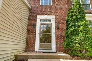731 Sapphire Dr, Bolingbrook, IL 60490 - Photo 2