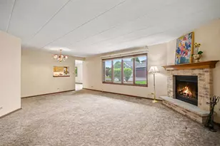 2743 Harbor Dr, Joliet, IL 60431 - Photo 4