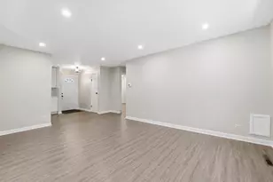 6320 Clark Dr, Woodridge, IL 60517 - Photo 6