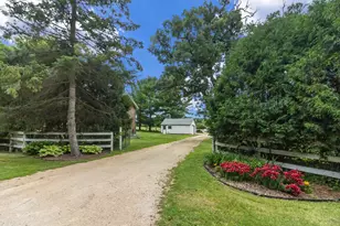 19104 Crowley Rd, Harvard, IL 60033 - Photo 1