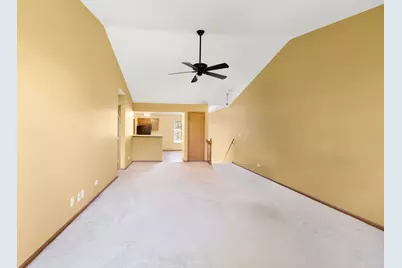 26 Tyler Court #B, Streamwood, IL 60107 - Photo 2