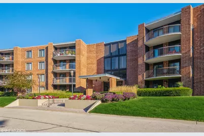 1515 E Central Road #318C, Arlington Heights, IL 60005 - Photo 1