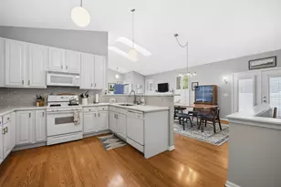 18590 W Point Dr, Tinley Park, IL 60477 - Photo 6