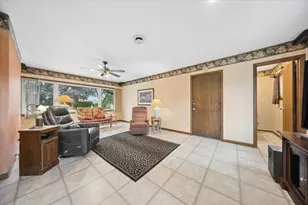 8231 W Berwyn Ave, Chicago, IL 60656 - Photo 4
