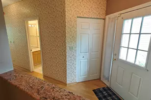 1052 Hinswood Dr, Darien, IL 60561 - Photo 6