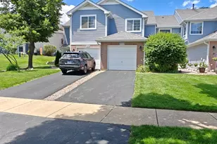 1052 Hinswood Dr, Darien, IL 60561 - Photo 2