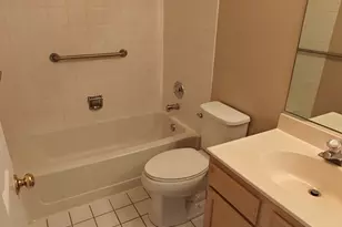 1052 Hinswood Dr, Darien, IL 60561 - Photo 32