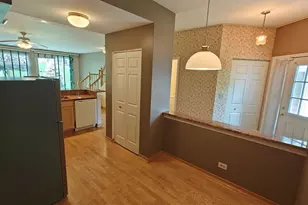1052 Hinswood Dr, Darien, IL 60561 - Photo 8