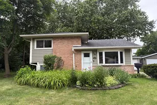 118 Willow St, Park Forest, IL 60466 - Photo 1