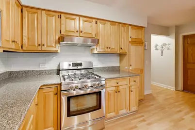 916 S Dymond Road, Libertyville, IL 60048 - Photo 6