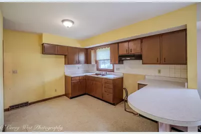12799 Whipple Road, Sycamore, IL 60178 - Photo 10